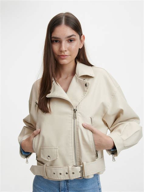 Bajkerska jakna od veštačke kože boja nude RESERVED T X