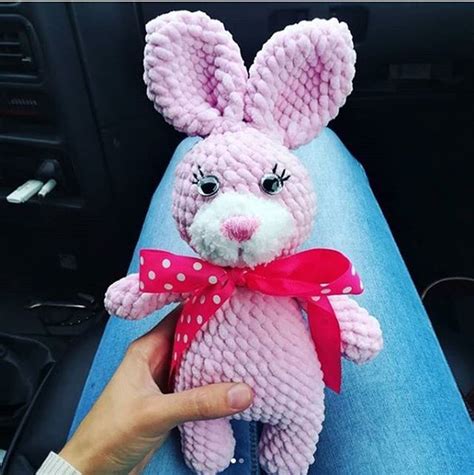 Зефирный зайчик от @tati6396 #зефирныйзайка #вязаныйзайка #зайкакрючком ...