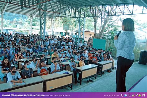 PIA - Parang National High School receives books from the city government