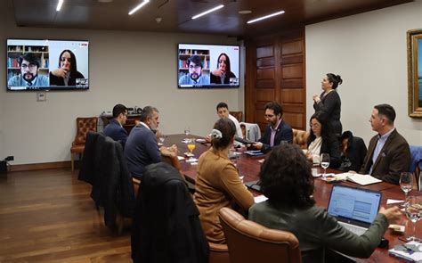 Encuentro de Pedagogía en Educación Básica y vicerrectorías Académica y