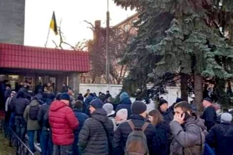 Guerra In Ucraina Il Sindaco Di Kiev Esorta I Cittadini A Impugnare Le