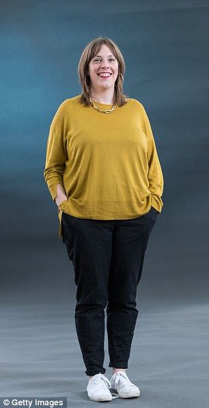 6 Hot Sexy Jess Phillips Bikini Pics