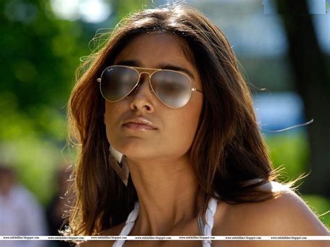 Indian Hot Beautys ILYANA HOT PICS