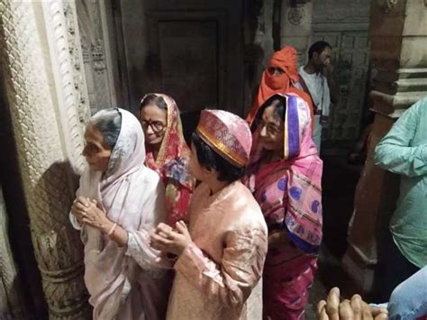 Ramlila Of Ramnagar In Varanasi जनकपुर मंदिर में गूंजी मानस की चौपाइयां काशिराज परिवार पहुंचे