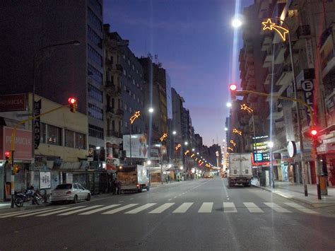 Corrientes Amanecer Avenida Corrientes A La Hora Del Aman Flickr