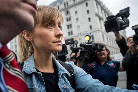 These Women Say Smallville Star Allison Mack Tried To Lure Them Into A Secret Sex Cult