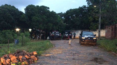 Corpo é encontrado enterrado em cova rasa na Zona Leste de Teresina