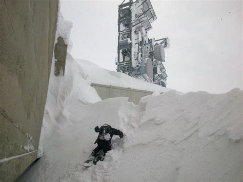 52 Nerve Wracking Tower Climbers Photos During Work