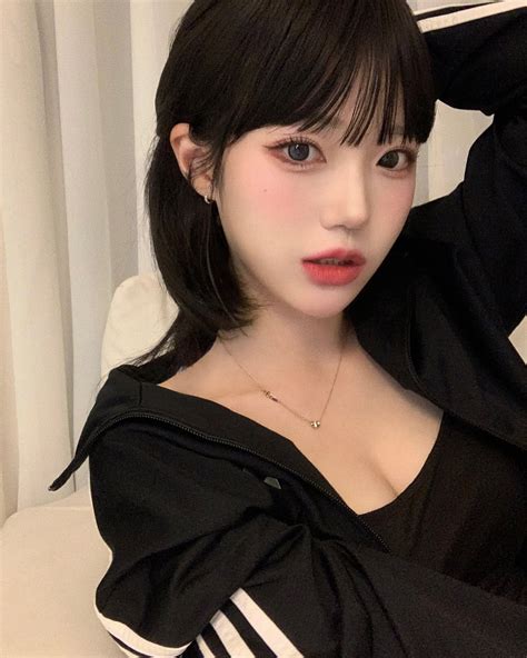 유연 (@nunu___s2) • Instagram photos and videos