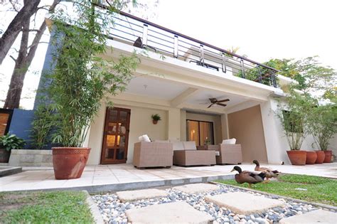 Tropical modern home in Subic Bay Philippines Tropisch Häuser Houzz