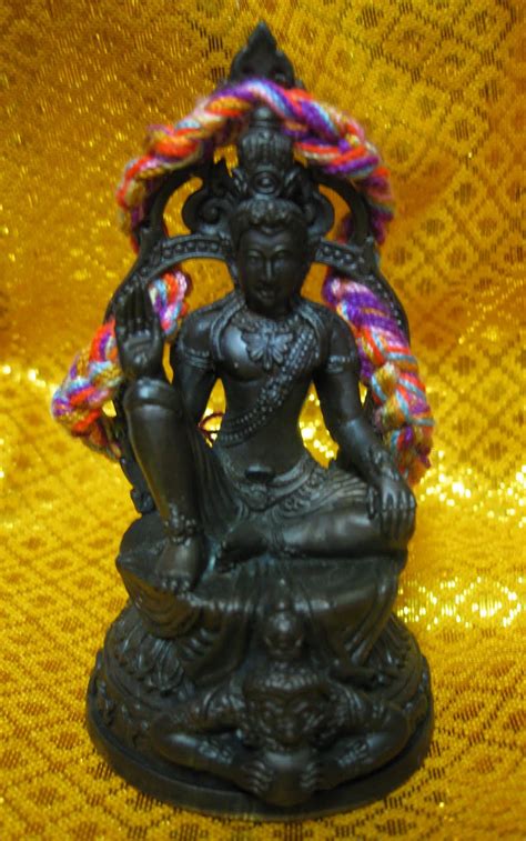 Buraphajan Thai Amulets Phra Jatukambucha Nur Satang