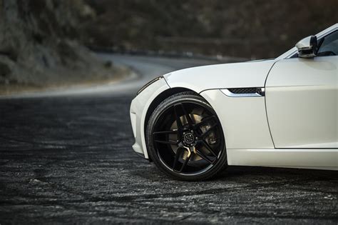 Luxurious White Jaguar F Type Gets Upgraded With Carbon Fiber Carid