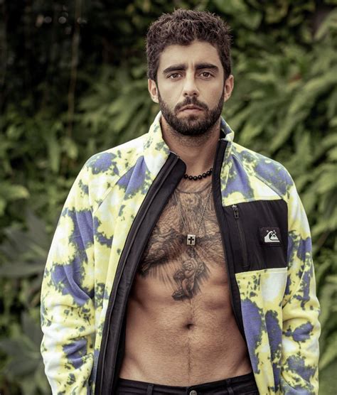 Pedro Scooby, atleta