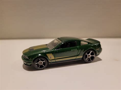 Se produkter som liknar Hot Wheels Ford Mustang Shelb på Tradera
