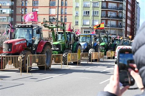 Manifestación de agricultores y ganaderos convocados por las