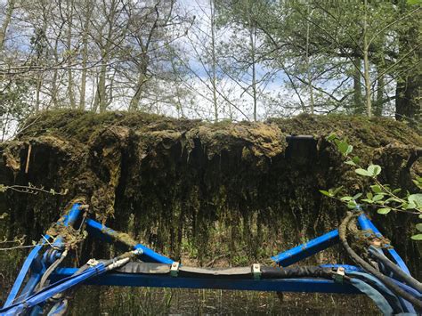 Lake & Pond Weed Removal & Water Clearance - Digger Boats