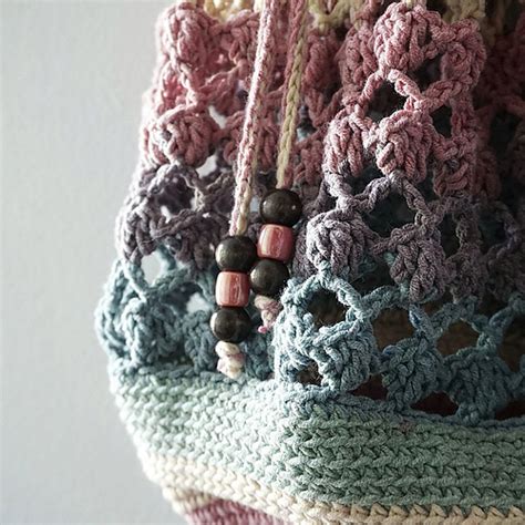 Ravelry Diamante Cinch Bag Pattern By Alexis Scott