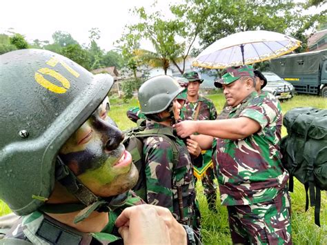 PUSKESAD Pusat Kesehatan Angkatan Darat Kapuskesad Meninjau Latihan