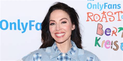 Whitney Cummings Welcomes First Child, A Baby Boy! | Baby, Whitney