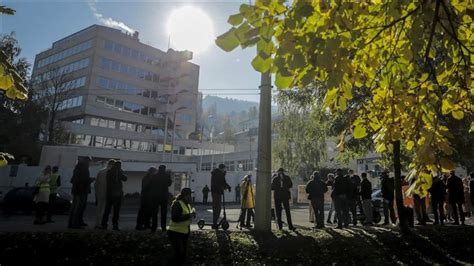 Sarajevo Danas Ispred OHR A Protest Zbog Najavljene Schmidtove Odluke