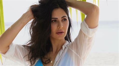 Agency News Katrina Serves Beachy Vibes In Latest Bikini Pictures