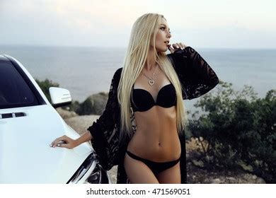 imágenes de Bikini auto Imágenes fotos y vectores de stock Shutterstock