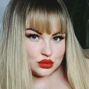 Alenaost Alenaost Nude OnlyFans Leaks