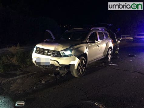 Terni Carambola Fra Tre Auto In Via Del Centenario Quattro Persone