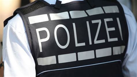 Raub Auf Stadtautobahn Berliner Polizei Durchsucht Wohnung Eines