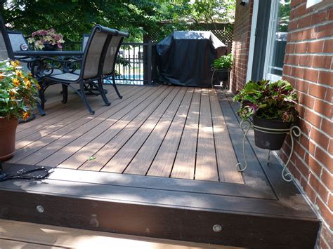 Patios Cl Tures Traditional Deck Montreal By Construction