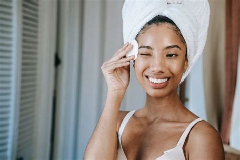 How Long To Wait To Apply Moisturizer After Toner Skin Care Geeks