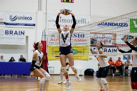 Volley C F Aurora Brindisi Si Prende La Sesta Vittoria Di Fila