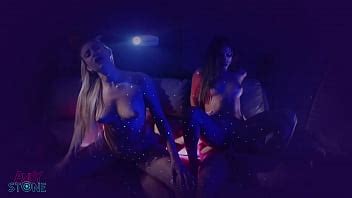 SEXO CON DOS CHICAS BISEXUALES EN UNA FIESTA PRIVADA XVIDEOS