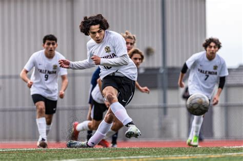 Valencia soccer beats Pasadena in wildcard battle