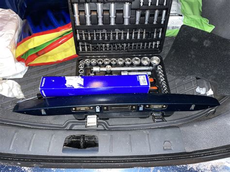 Замена кнопки багажника+ покраска — Volvo S40 (2G), 1,6 л, 2007 года ...