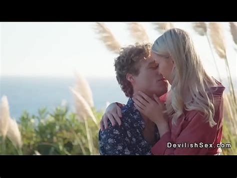 Married Man Fucks Anothers Wife In The Beach Resort XVIDEOS