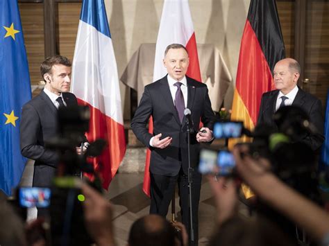 Münchner Sicherheitskonferenz 2023 Emmanuel Macron Andrzej Duda and