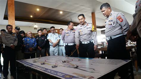 Polda Jabar Cek Kesiapan Jalur Lintas Garut Jelang Operasi Lilin Lodaya