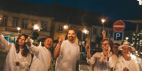 Diner En Blanc Am Marktplatz In Stadtsteinach Herrschte Wieder Eine