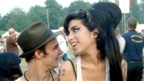 Amy Winehouses Dating History: Inside the Singers Relationships