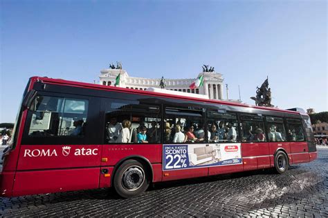 Incidente A Roma Pedone Investito E Ucciso Da Bus Dell Atac