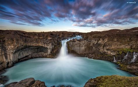 Islandia Rzeka Skjálfandafljót Wodospad Aldeyjarfoss Skały