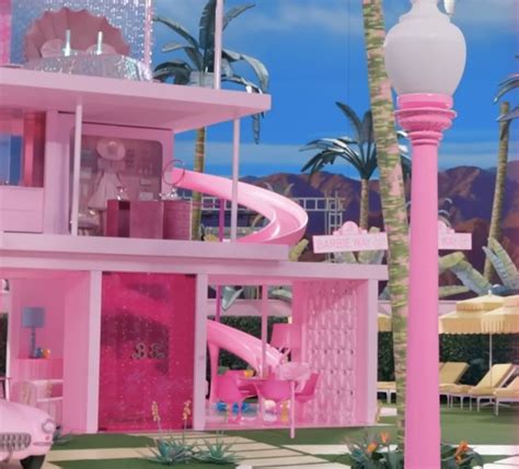 Barbie Dreamhouse Barbie Movie | Barbie dream house, Barbie room ...