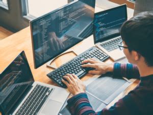 Top Ng Nh H C Hot Nh T Tri N V Ng H I Ra Ti N Trong T Ng Lai Fpt Polyschool Th Ng B O