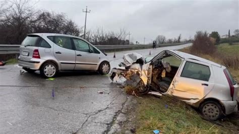 Scontro Frontale Tra Auto Sulla SR 298 Due Morti E Ferito