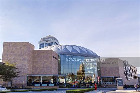 Sandton City Shopping Mall High-Res Stock Photo - Getty Images