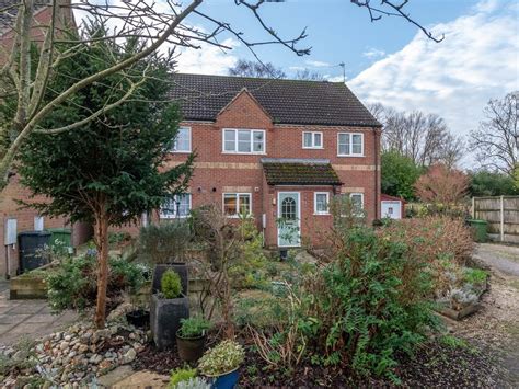 2 Bed Terraced House For Sale In Hayes Lane Fakenham Nr21 £250000