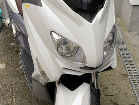 Mbk Skycruiser Xmax Modele Cc Blanc Used The Parking Motorcycles