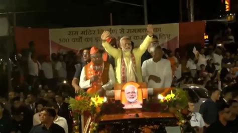 पटना में किसी प्रधानमंत्री का पहला रोड शो पीएम मोदी को देखने पहुंची भीड़ के कारण बढ़ाया गया रूट