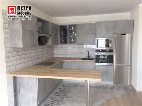 С барной стойкой